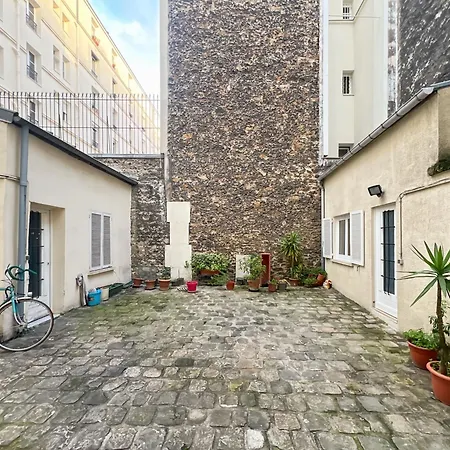 In Montmartre Area Near Metro & Shops Paris